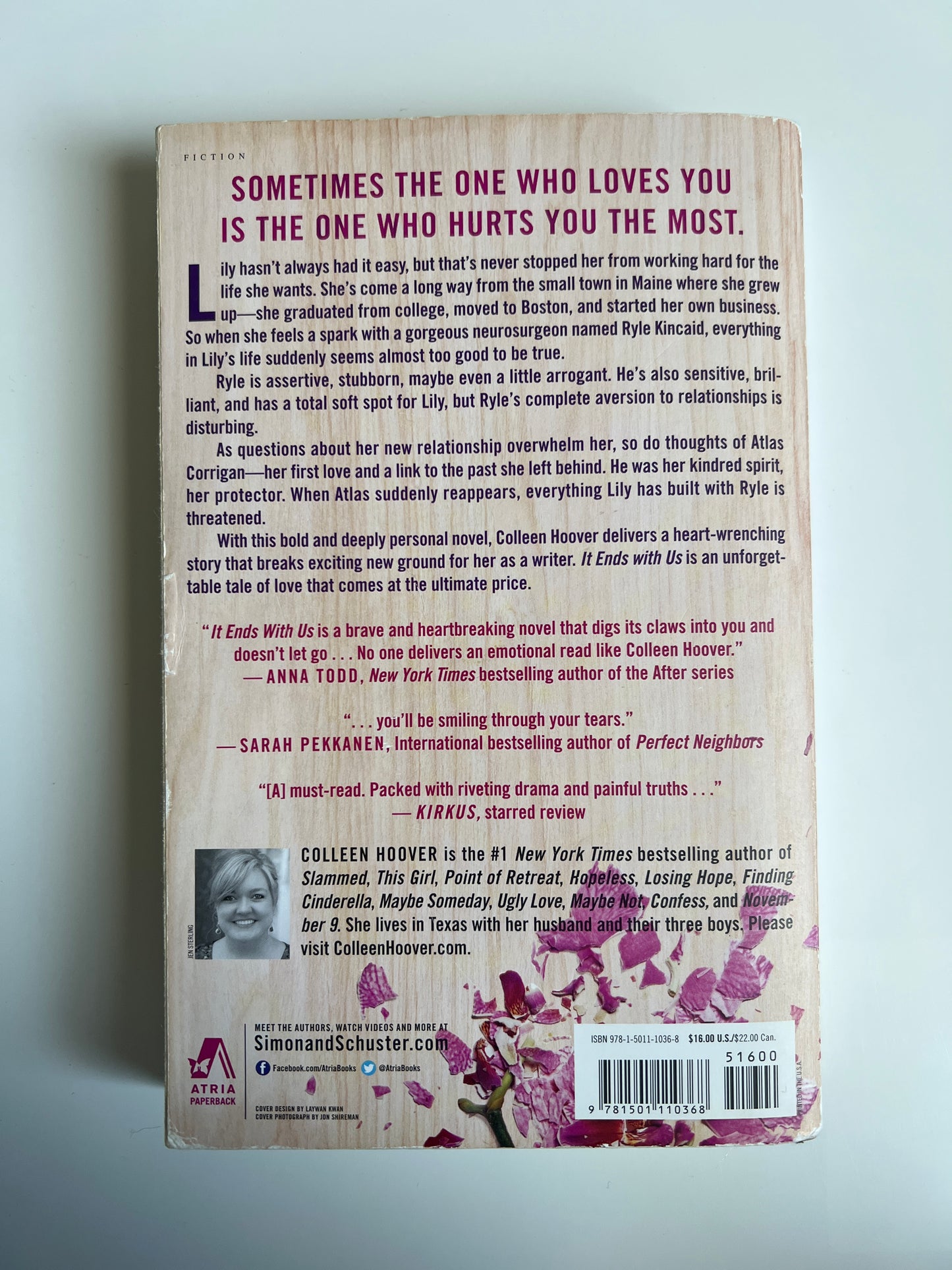 It Ends with Us: A Novel - Colleen Hoover